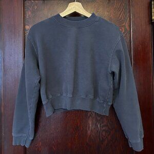 Aritzia TNA cropped crewneck sweatshirt - dark grey - S